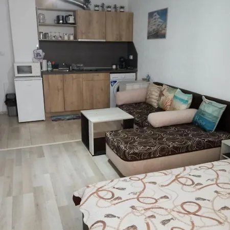 Alexandria Daire Misivri